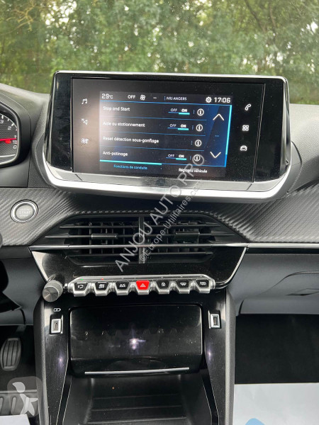 عربة نفعية Peugeot HDi 110ch BVM6 FINITION ALLURE