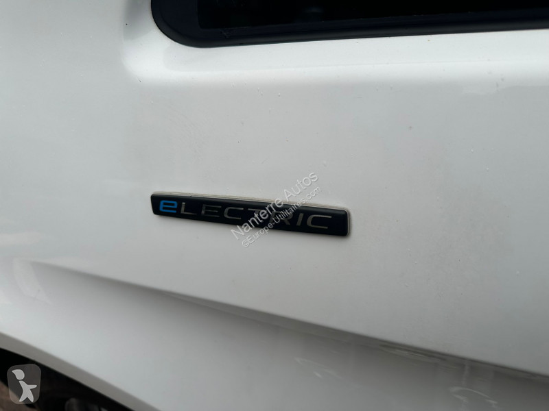 Véhicule utilitaire Mercedes VITO FG EVITO...