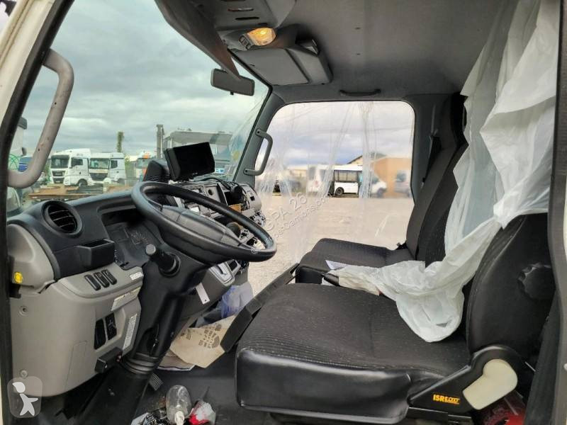 Samochód dostawczy Fuso