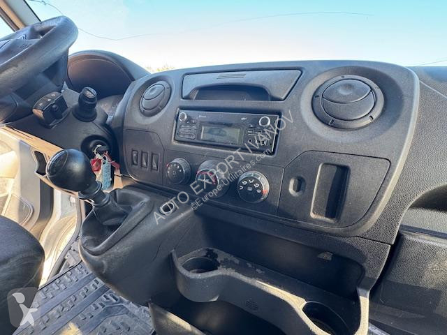 Véhicule utilitaire Renault  MASTER DCI 145...