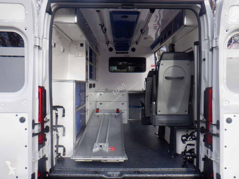 Furgoneta Fiat DUCATO AMBULANCE LES DAUPHINS...