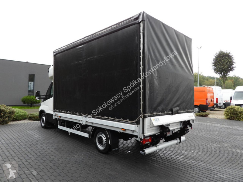 Лекотоварен автомобил Iveco 35S18 DAILY