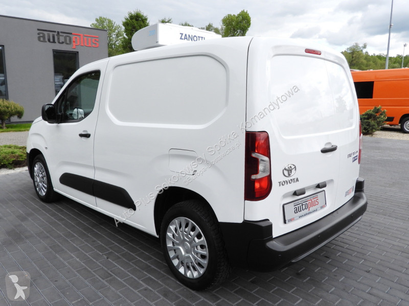 Véhicule utilitaire Toyota CITY