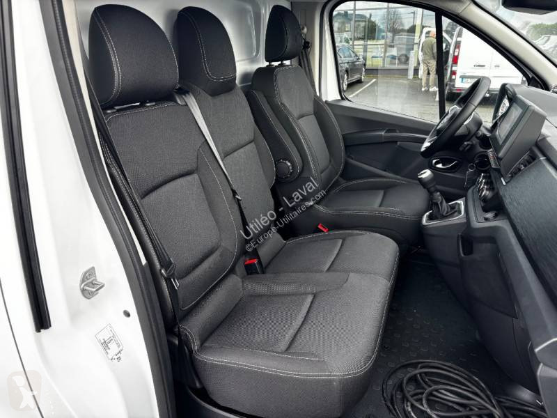 Véhicule utilitaire Nissan