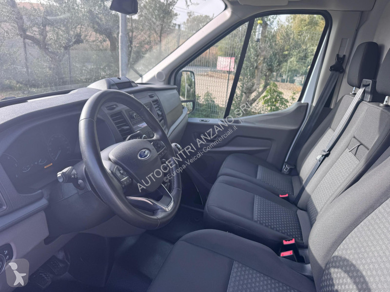 Véhicule utilitaire Ford