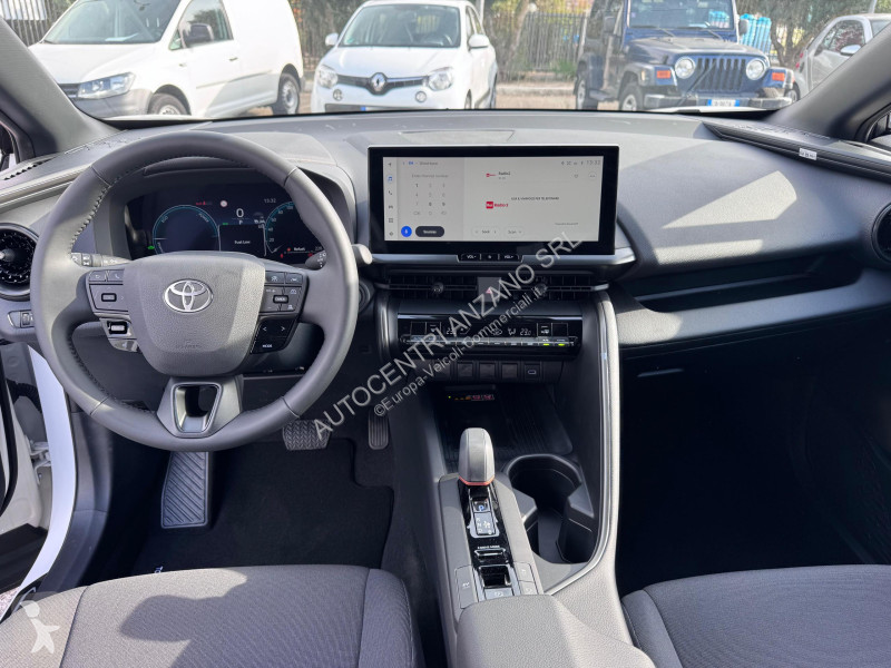 عربة نفعية Toyota C-HR