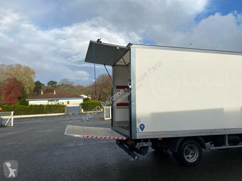 عربة نفعية Iveco 35C16H3.0 empattement 4100