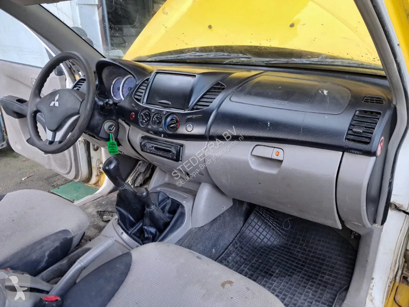 عربة نفعية Mitsubishi 4x4 , 2.5 Di-D , Club cab