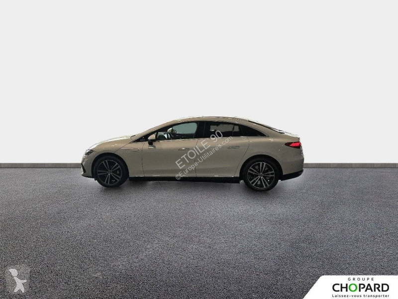 عربة نفعية Mercedes EQE 300