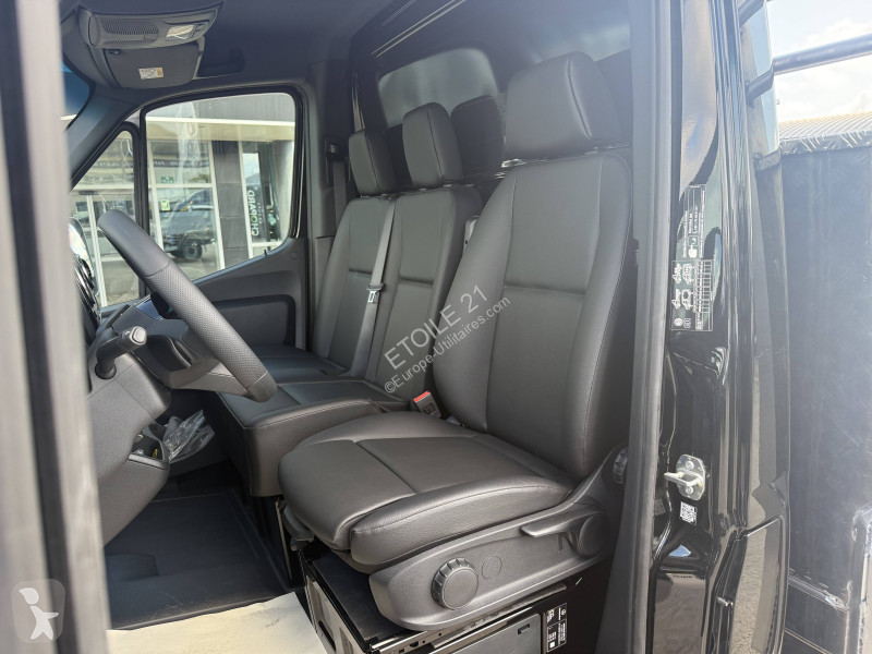 عربة نفعية Mercedes SPRINTER CHASSIS CAB 319...