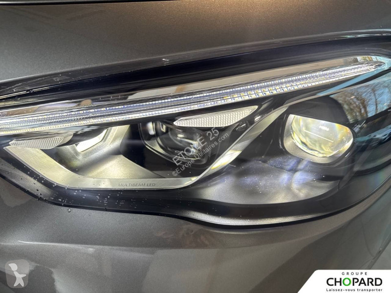عربة نفعية Mercedes GLA 180 d 8G-DCT
