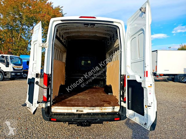 Samochód dostawczy Ford Maxi Brigade Van 6-seater