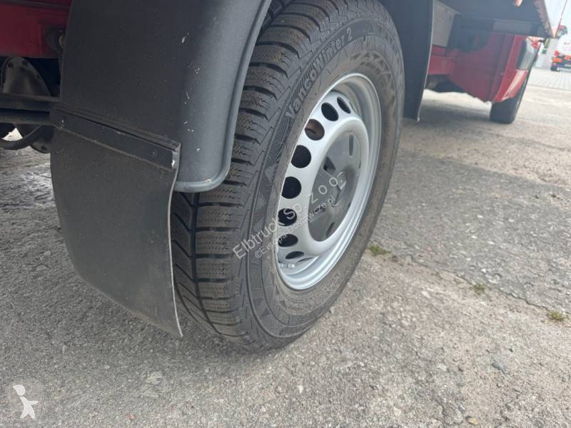 Samochód dostawczy Mercedes