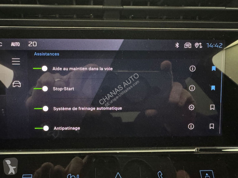 عربة نفعية Peugeot 1.5 BlueHDi 130 Allure EAT8