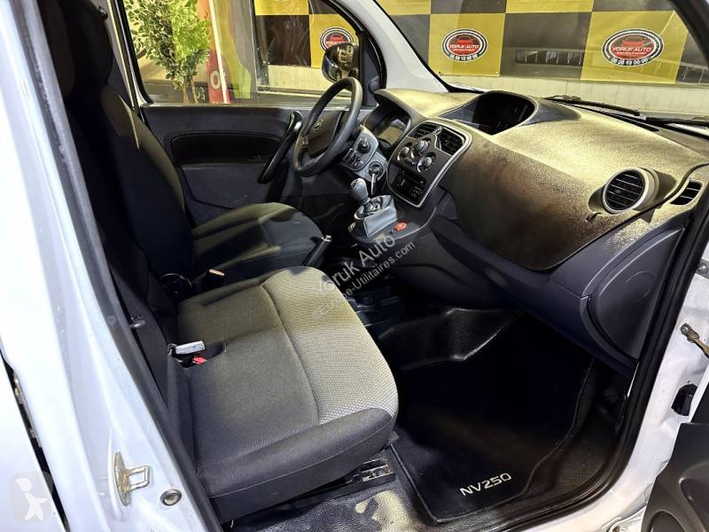 Samochód dostawczy Nissan