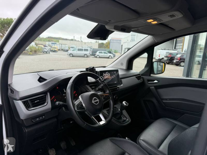 Véhicule utilitaire Nissan