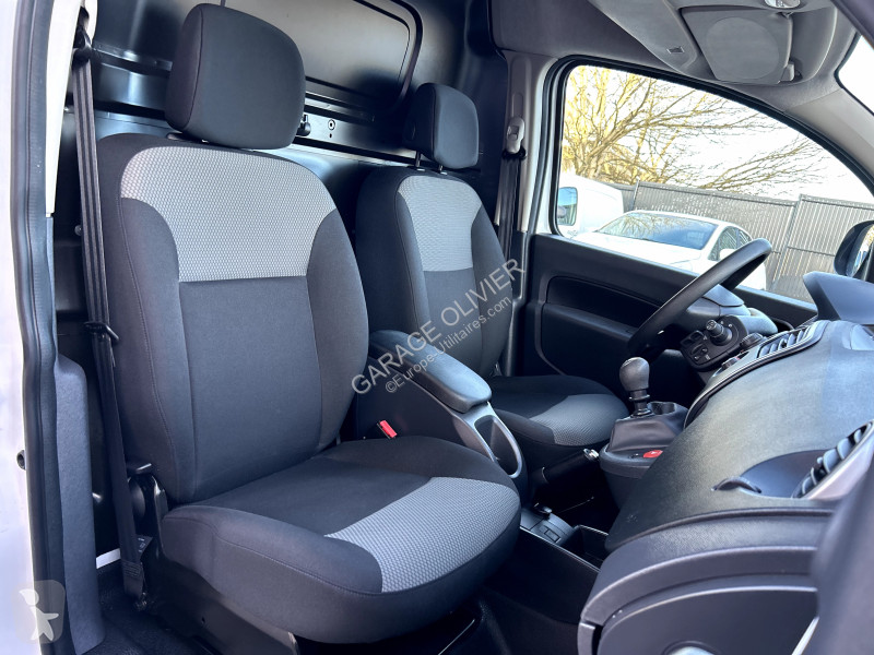 Véhicule utilitaire Renault 1.5 Blue dci 80...