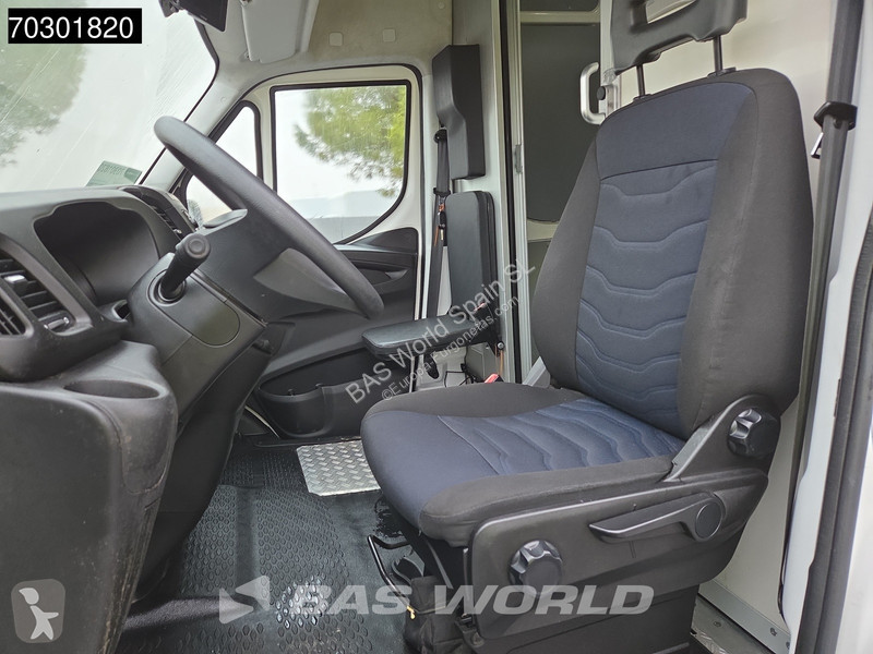 Furgoneta Iveco 35S12 L2H2 - Capacidad de...