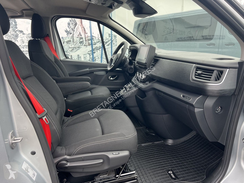 Véhicule utilitaire Renault TRAFIC III FG NEUF:...