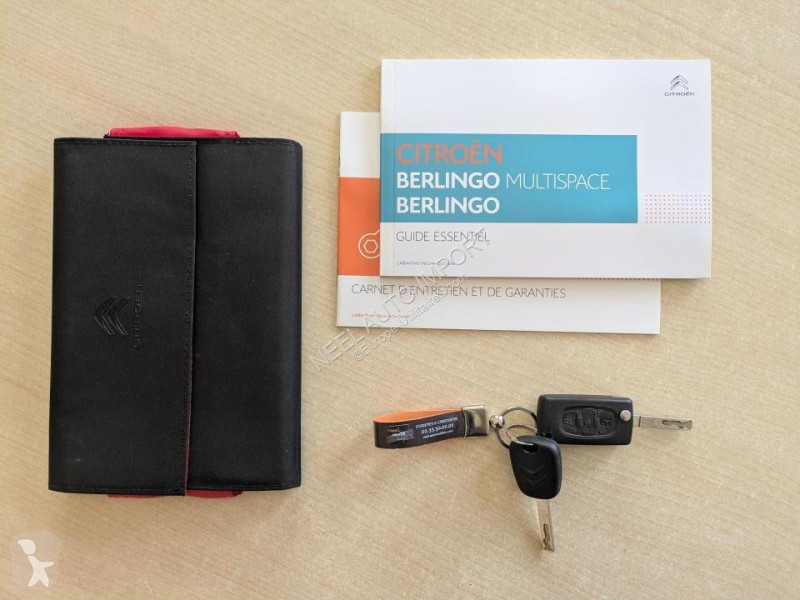 Véhicule utilitaire Citroën BERLINGO II 1.6...