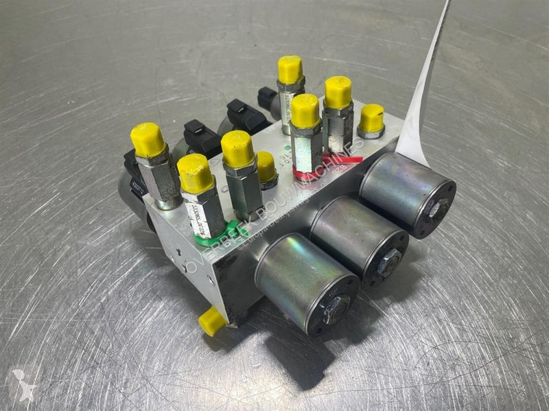 Veicolo commerciale  12MTX-6090401-Servo...