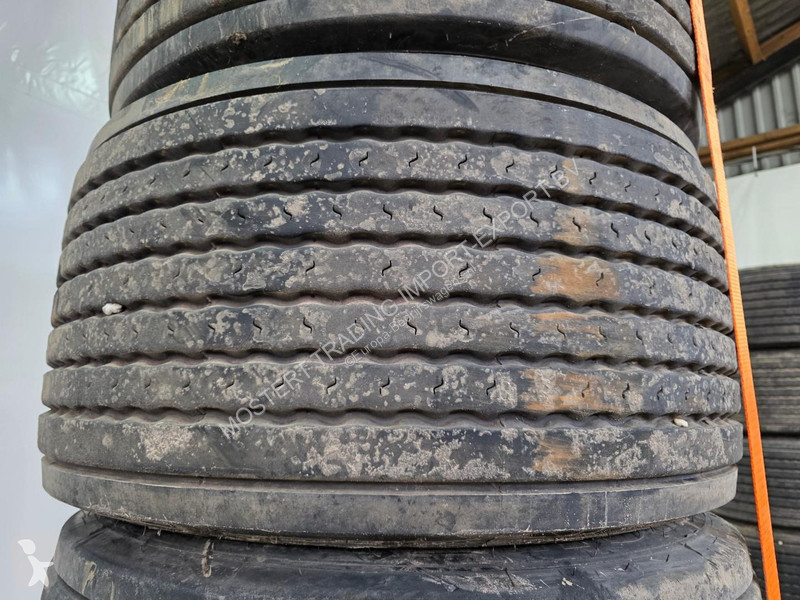 Samochód dostawczy Michelin 445/45 R19.5...