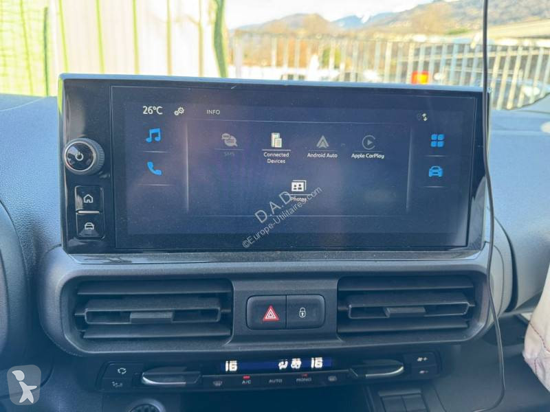 عربة نفعية Toyota