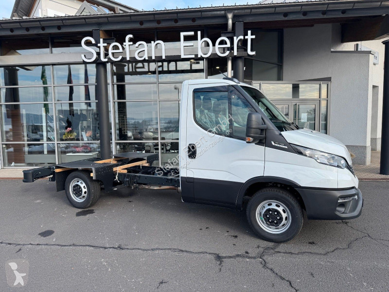 Nyttofordon Iveco 35S14 HA8 Fahrgestell...
