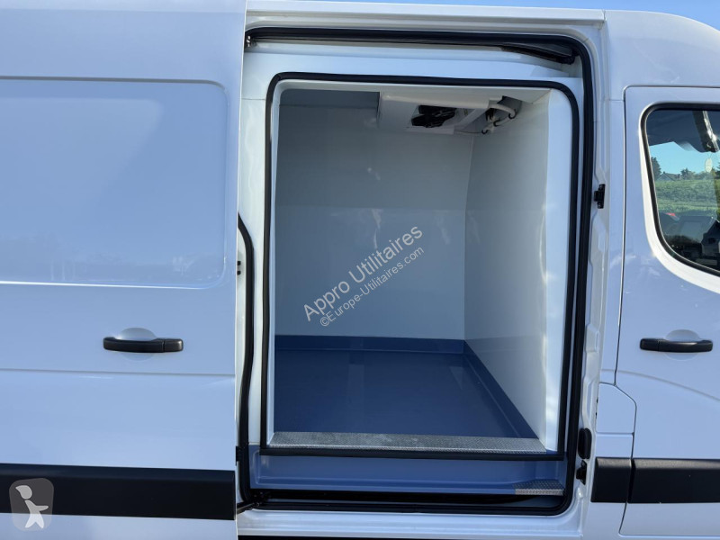 Véhicule utilitaire Renault MASTER F3500 L2H2...