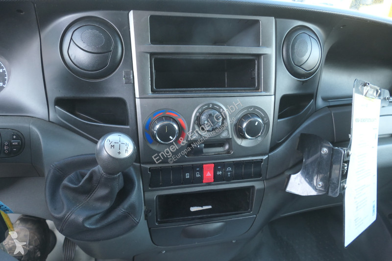 Véhicule utilitaire Iveco Daily 35 S11 C30C...
