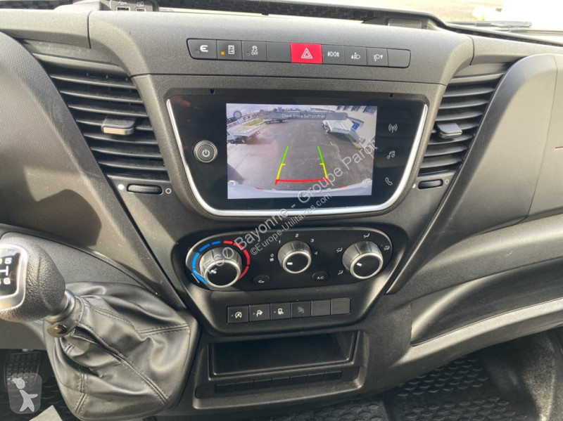 عربة نفعية Iveco 35S14H 2.3 V12