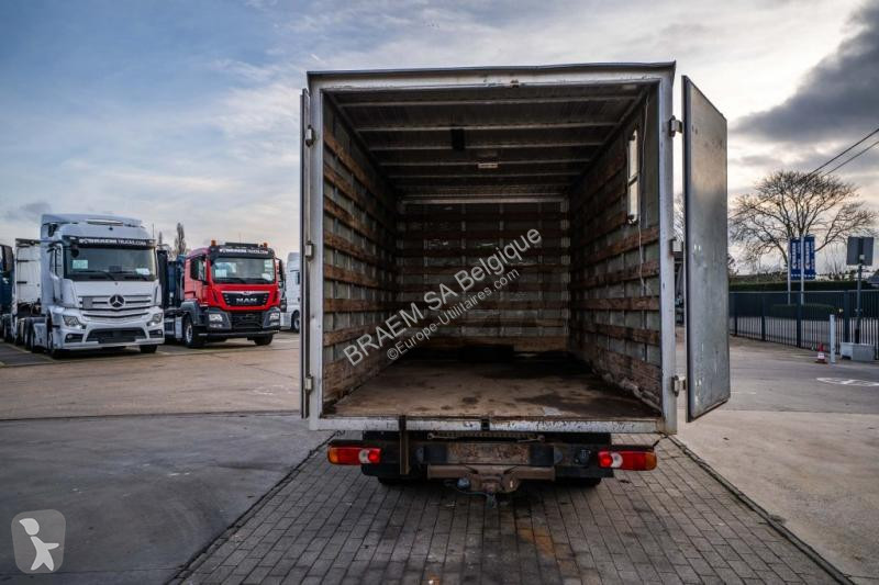 Furgoneta Nissan 35.13