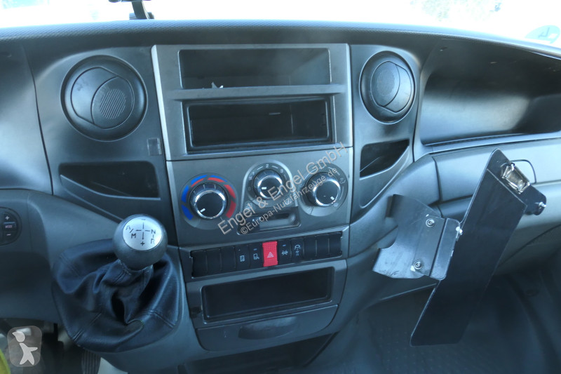 Véhicule utilitaire Iveco Daily 35 S11 C30C...