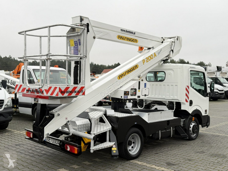 Nissan  Transporter