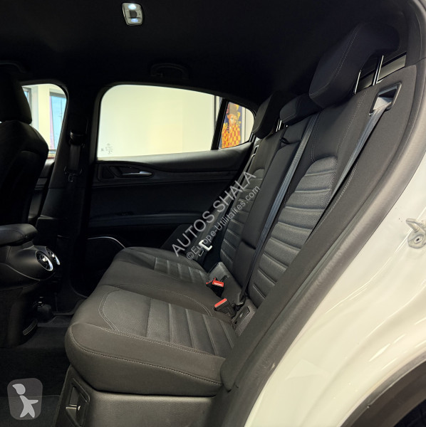 Samochód dostawczy Alfa-Roméo STELVIO / A...
