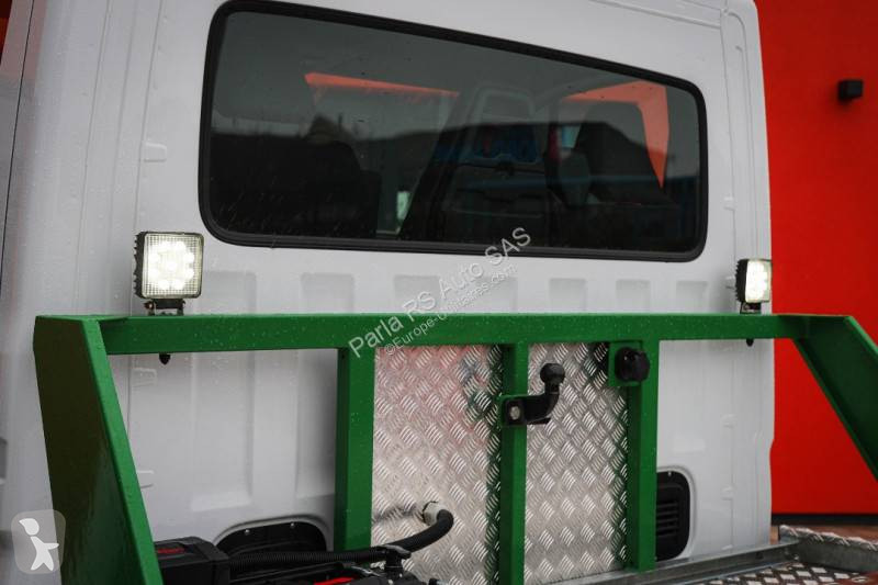 Véhicule utilitaire Nissan