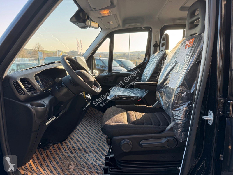 شاحنة Iveco 35C21 HA8 3.0L DoKa...