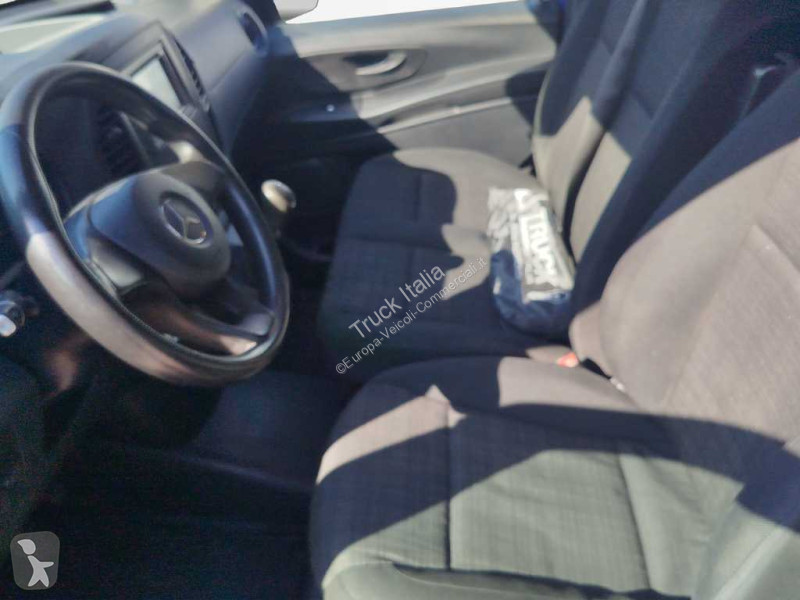 Véhicule utilitaire Mercedes III 114 - vito 114...