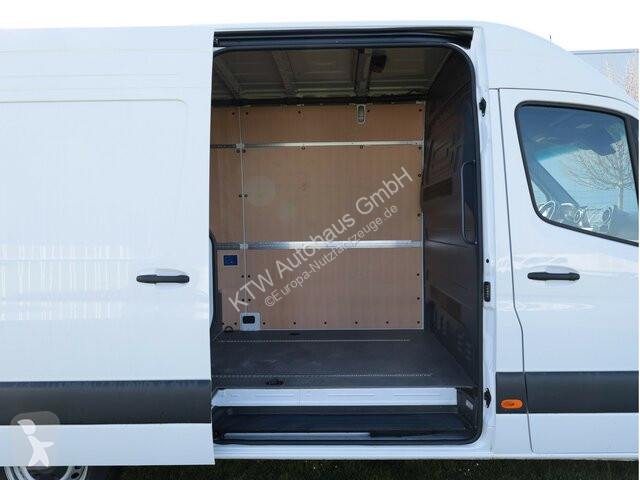 Véhicule utilitaire Mercedes Sprinter 317...