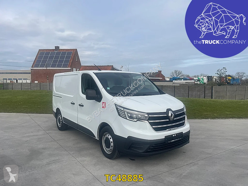 عربة نفعية Renault 3 150.30 EDC6 L1H1