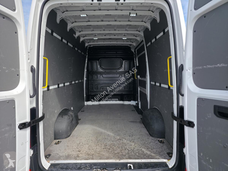 عربة نفعية Volkswagen CRAFTER 30 L3H3 2.0 TDI -...