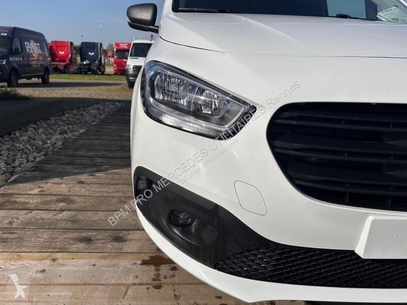 Véhicule utilitaire Mercedes e Long Pro