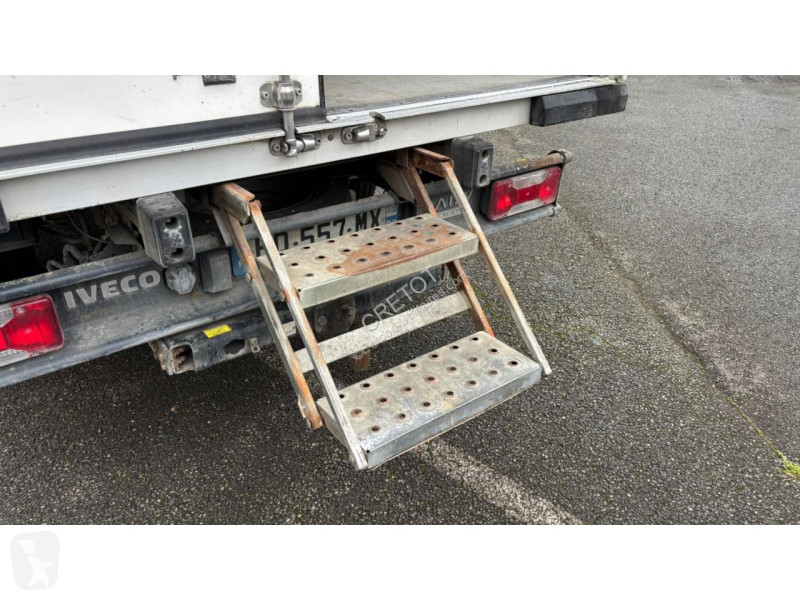 Véhicule utilitaire Iveco DAILY 35-180 3L...