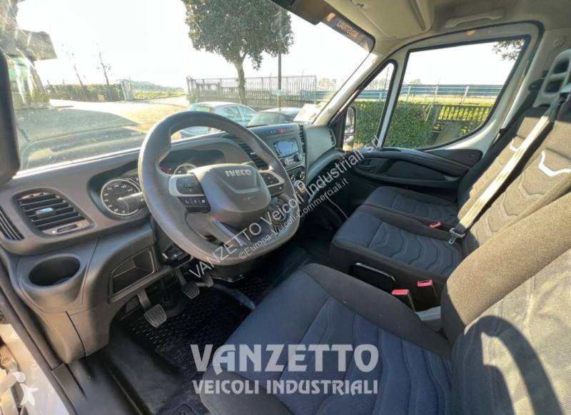 عربة نفعية Iveco