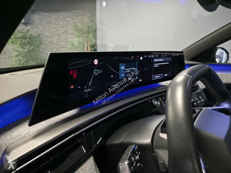 عربة نفعية Peugeot 3008 1.2i Hybrid -136 - BV...