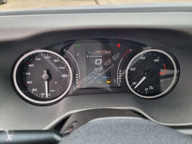Samochód dostawczy Iveco 40C18 3.0D Koffer GVW...