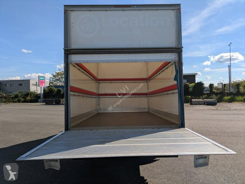Véhicule utilitaire Iveco CCb 35C16H...