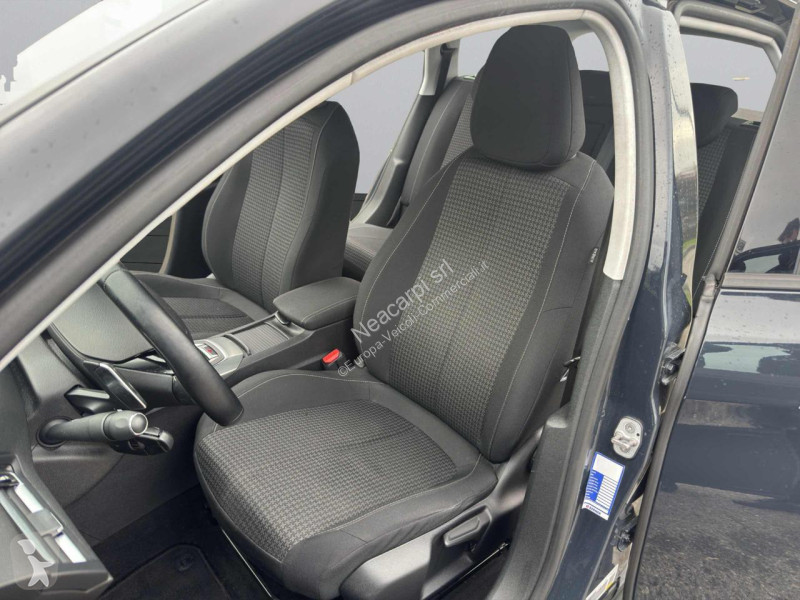 عربة نفعية Peugeot