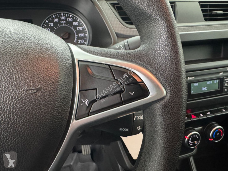 عربة نفعية Renault 1.5 BLUE DCI 75