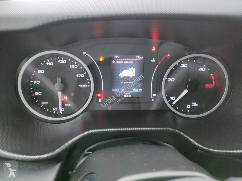 Véhicule utilitaire Iveco FRIGO 12M3 160 CV...
